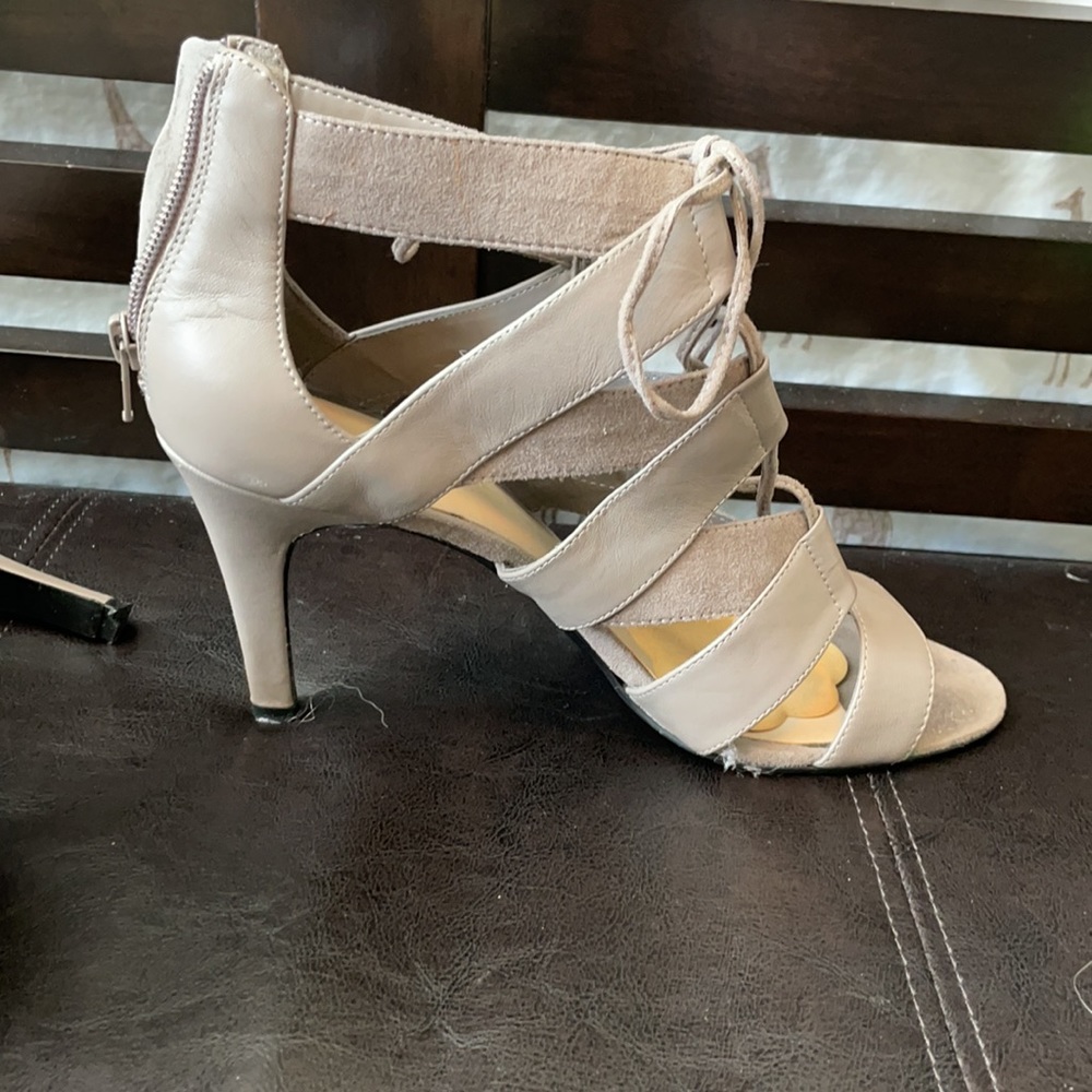 Nine West lace up heels - Picture 4 of 9